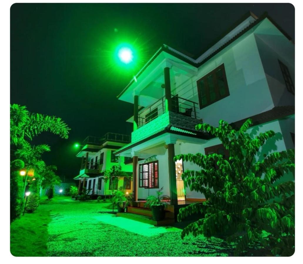 Three Roots Holiday Home Resort Sultan Bathery Exterior foto